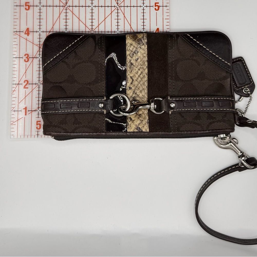 🐝 Coach Brown and Tan Monogram Wristlet Python Accent - Picture 6 of 9